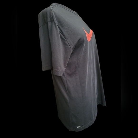 Nike Black and Red Short Sleeve Tee Dri Fit Med - Picture 9 of 11